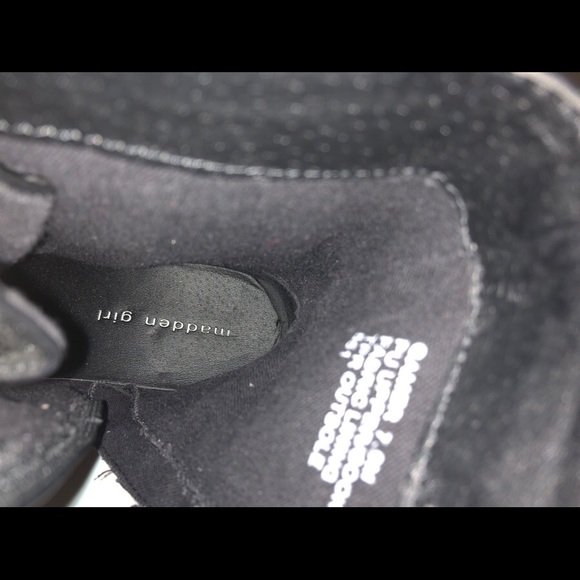 Black Steve Madden combat boots - Picture 3 of 3